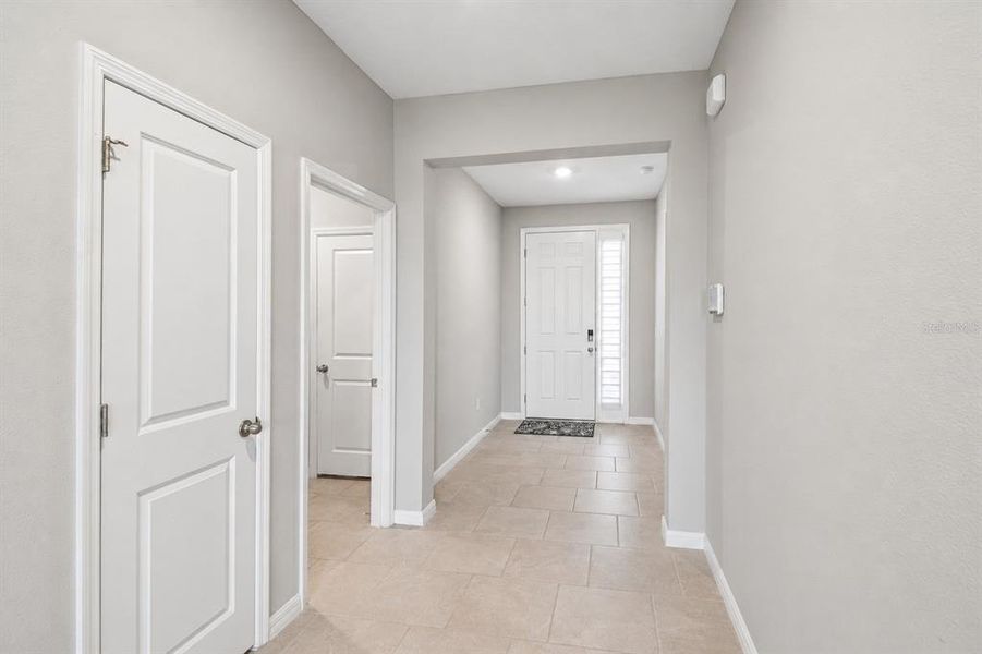 Spacious, unfurnished interior of a new home in , Wesley Chapel (Image 20). Spacious, unfurnished interior of a new home in , Wesley Chapel (Image 20).