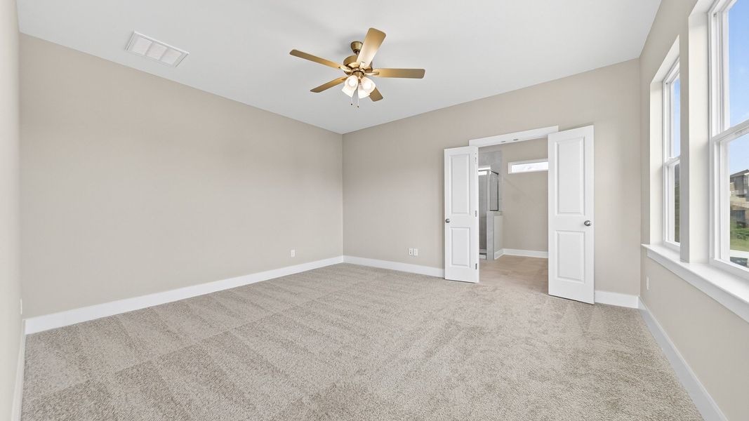 Spacious, unfurnished interior of a new home in McClure Farms, Columbia (Image 44).