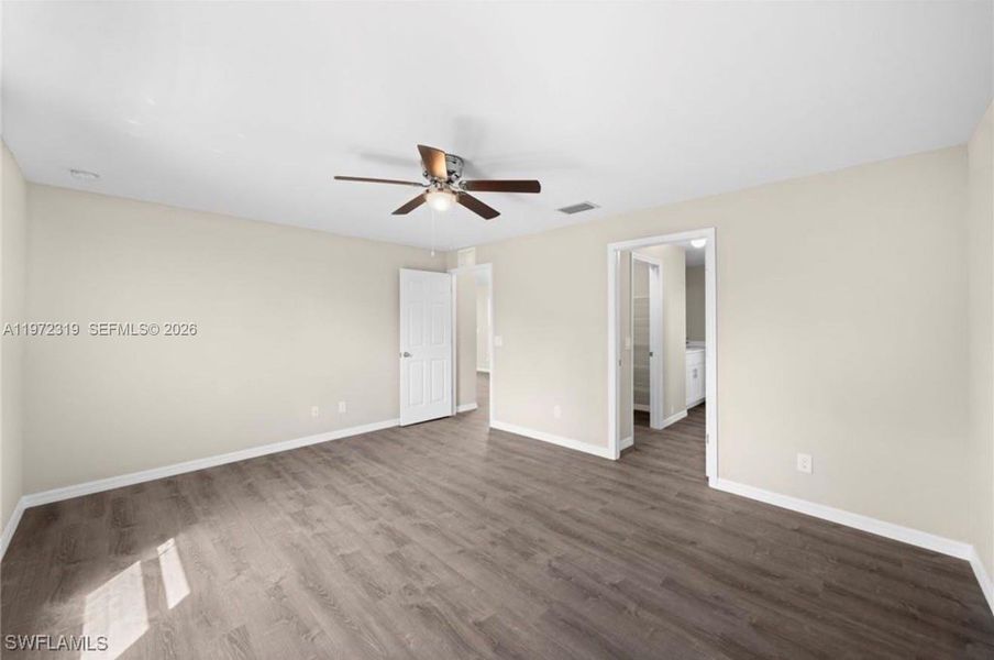 Spacious, unfurnished interior of a new home in , Lehigh Acres (Image 21).