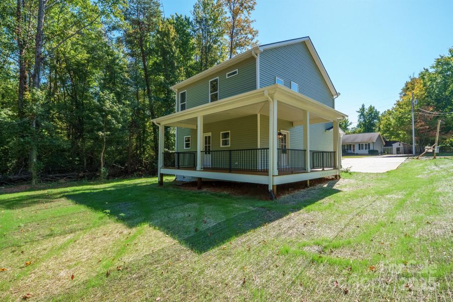 Covered back and side porch