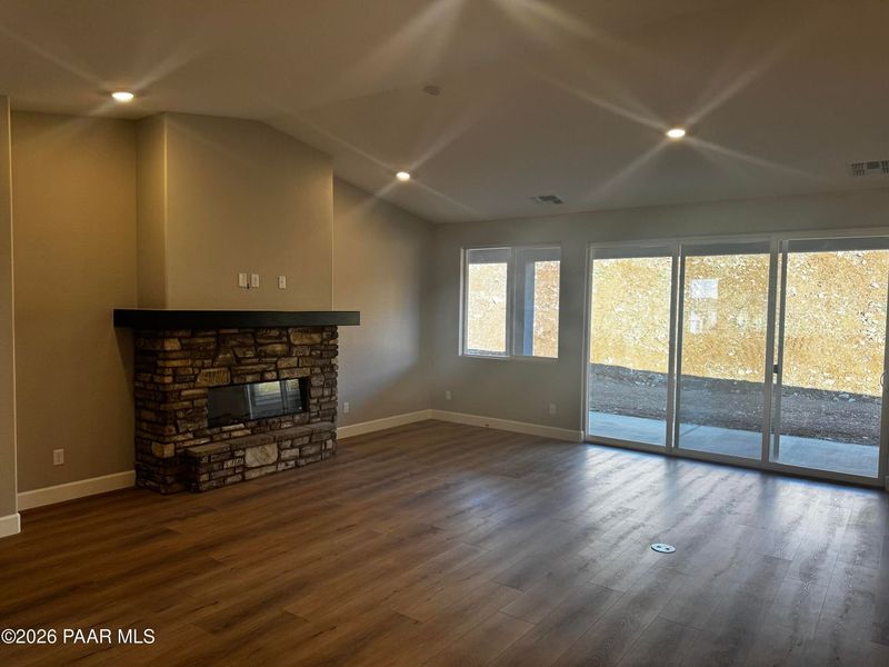 Spacious, unfurnished interior of a new home in Morningstar, Prescott Valley (Image 12).