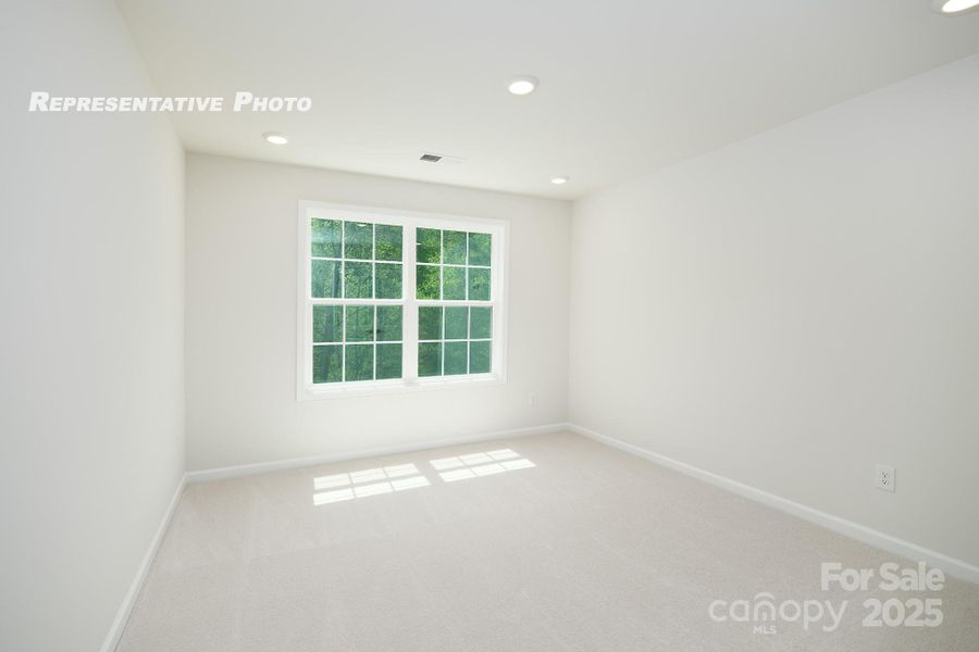 Spacious, unfurnished interior of a new home in Sylvan Creek, Denver (Image 13).