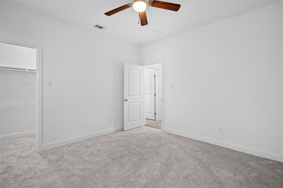 Spacious, unfurnished interior of a new home in , Waxahachie (Image 26).