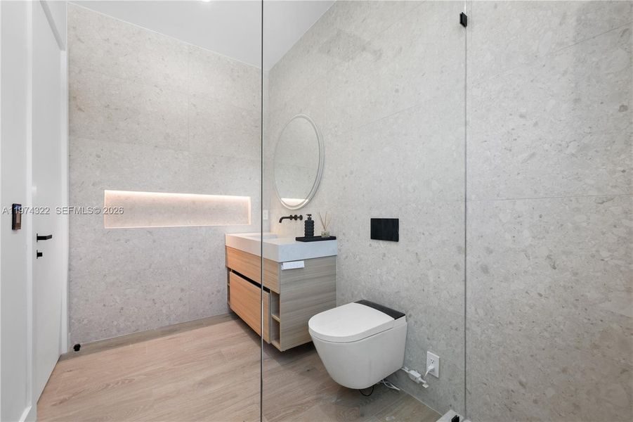 Furnished interior view inside a new home in , Fort Lauderdale (Image 49).