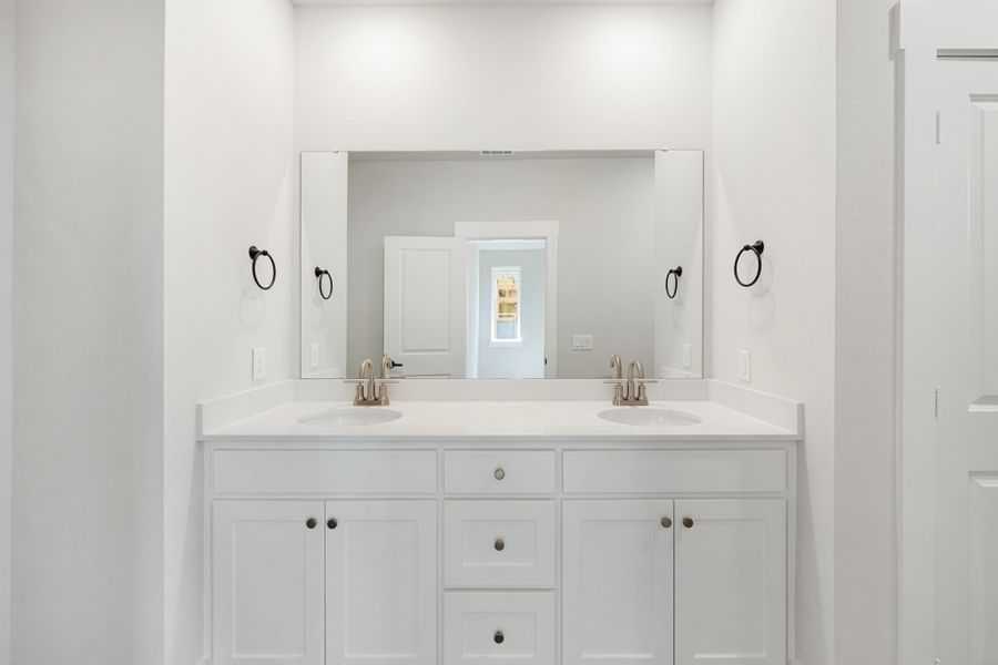 Furnished interior view inside a new home in Willow Grove Townhomes, Melissa (Image 33).
