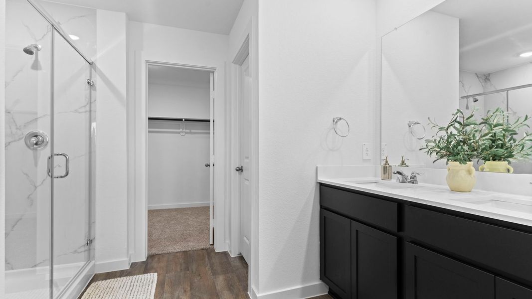 Furnished interior view inside a new home in Evergreen, Rosenberg (Image 31).