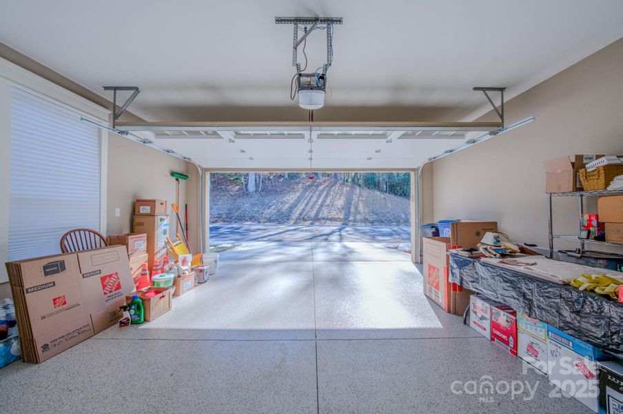 Community amenities in , Black Mountain (Image 29).