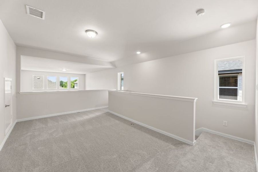 Spacious, unfurnished interior of a new home in Creekside, Royse City (Image 39).