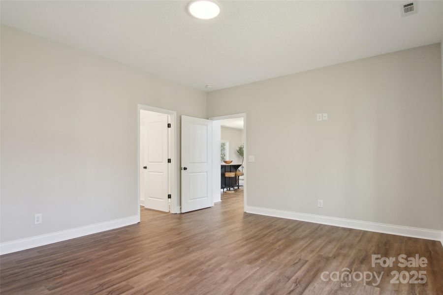 Spacious, unfurnished interior of a new home in , Bryson City (Image 19).