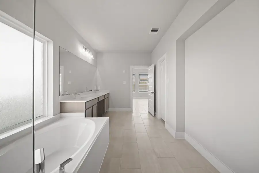 Spacious, unfurnished interior of a new home in Beacon Hill, Waller (Image 10). Spacious, unfurnished interior of a new home in Beacon Hill, Waller (Image 10).