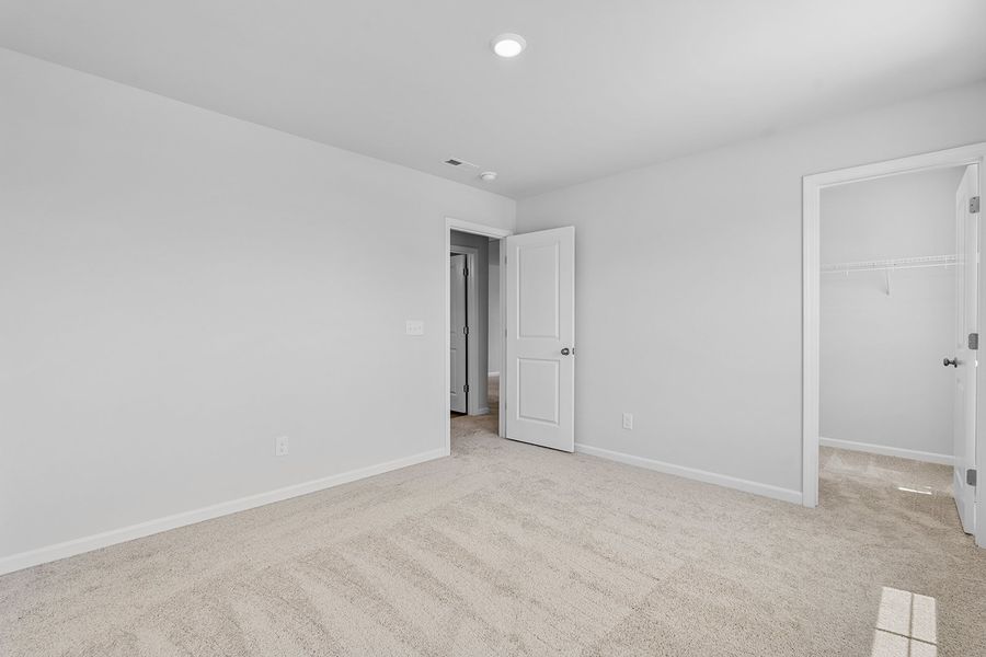 Spacious, unfurnished interior of a new home in Hanes Lake, Winston-Salem (Image 37). Spacious, unfurnished interior of a new home in Hanes Lake, Winston-Salem (Image 37).