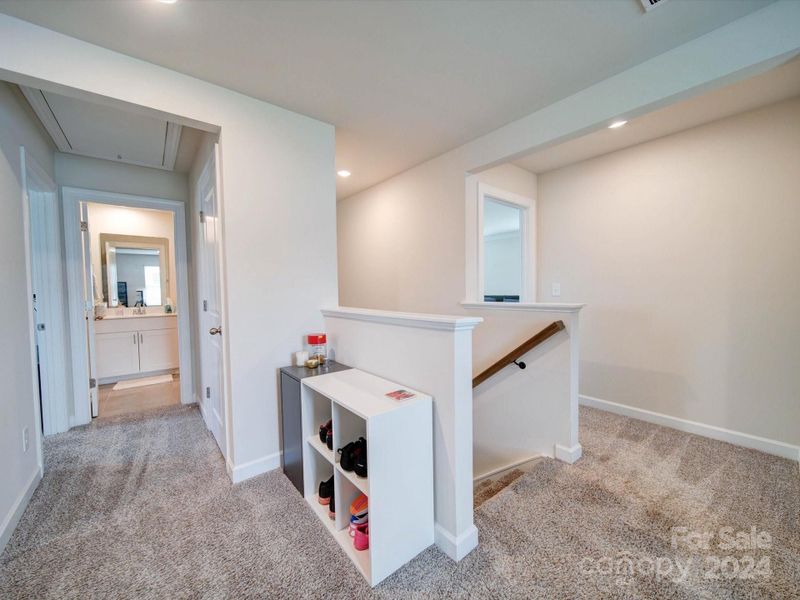 LOFT - Linen Closet