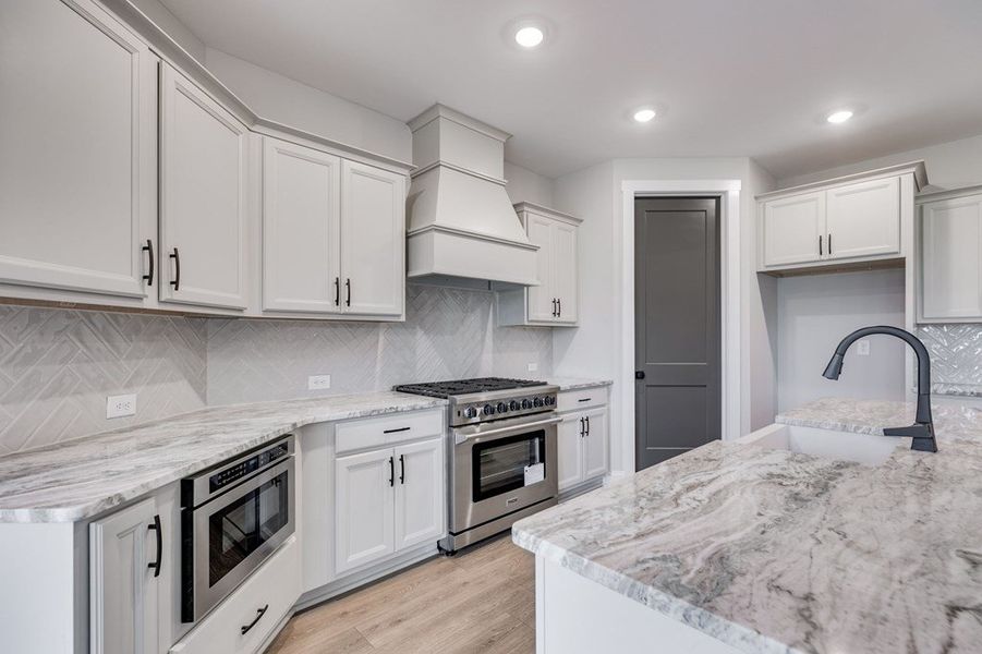 Furnished interior view inside a new home in Harmon Springs, Carrollton (Image 8).