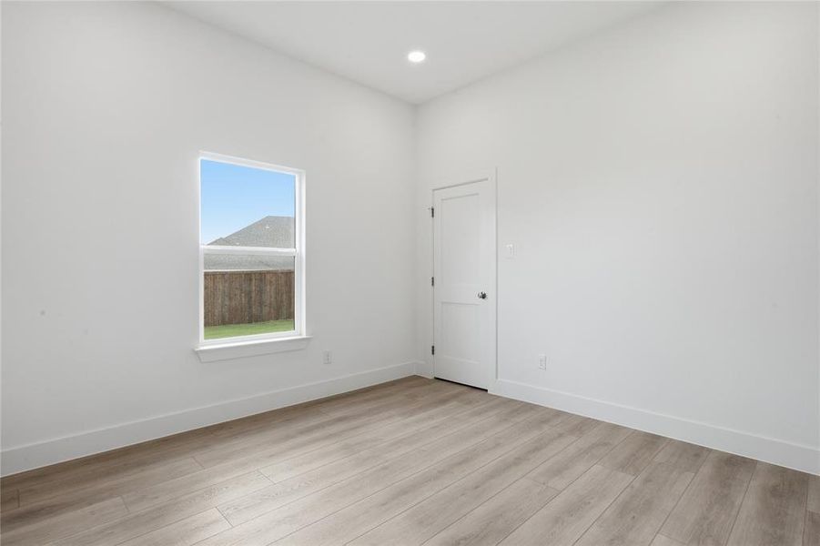 Spacious, unfurnished interior of a new home in , Dallas (Image 24).