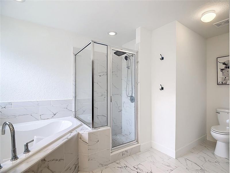 Furnished interior view inside a new home in , Bartow (Image 30).