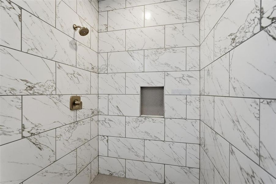 Close-up of interior finishes inside a home in , Gun Barrel City (Image 18).