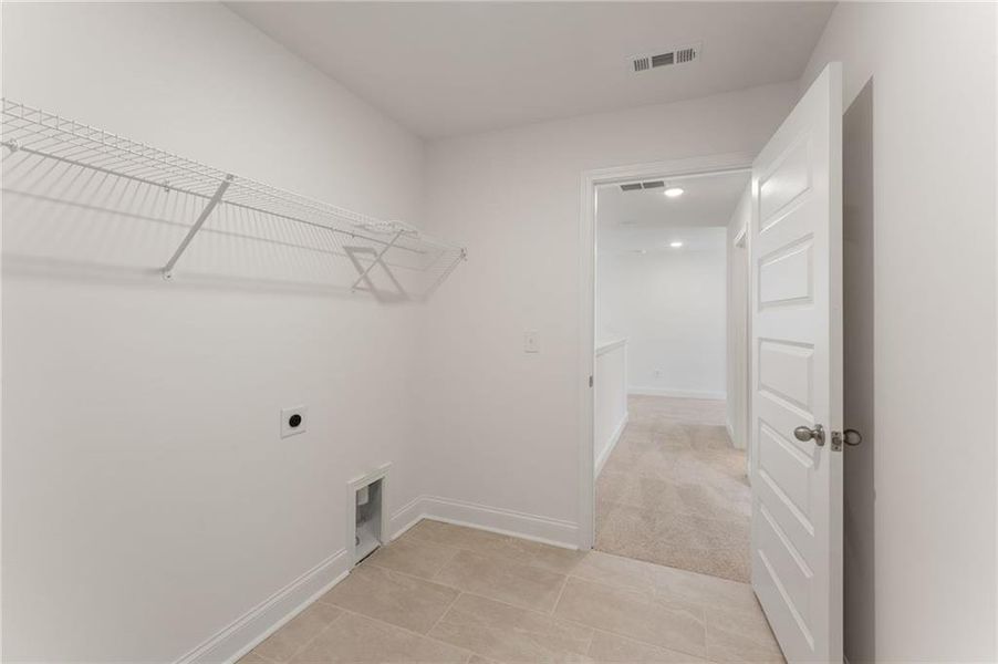Spacious, unfurnished interior of a new home in Clark Farms, Flowery Branch (Image 16).