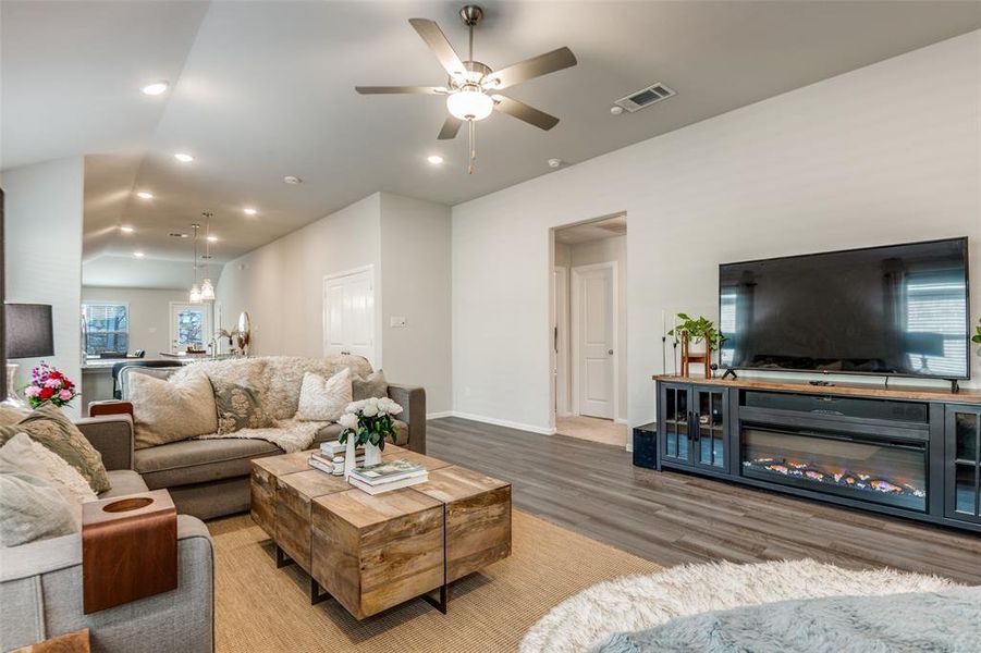 Furnished interior view inside a new home in Esperanza, Mesquite (Image 9).