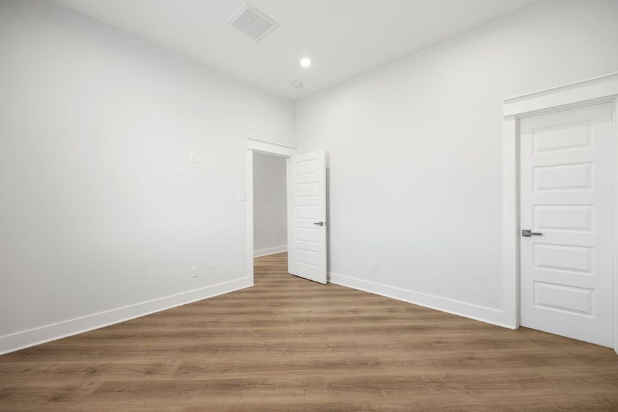 Spacious, unfurnished interior of a new home in , Cleveland (Image 23).