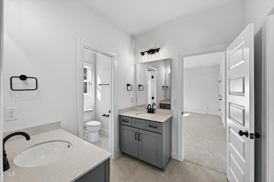 27 -122 w fountainhead lane, interior