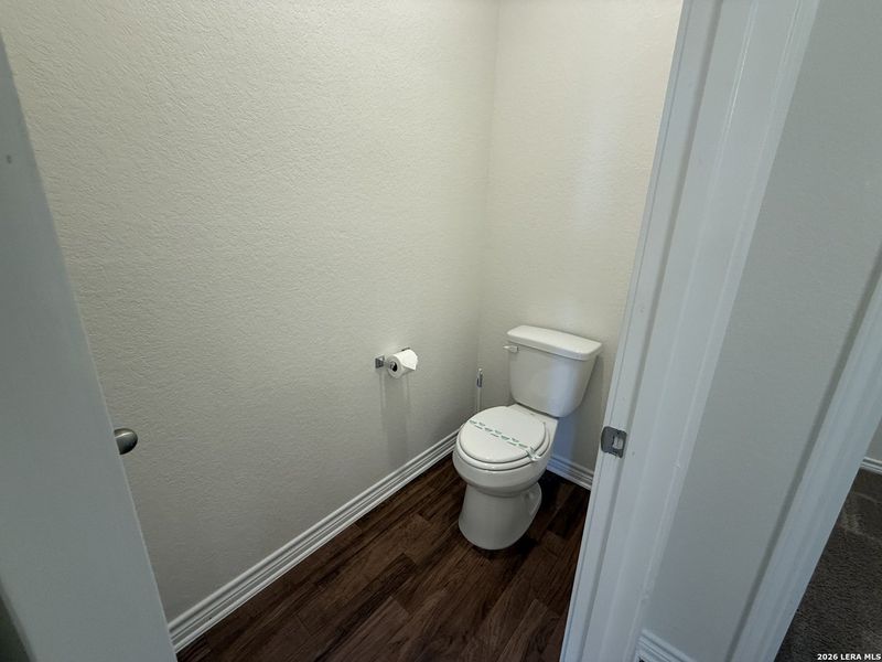 Spacious, unfurnished interior of a new home in Legend Point, New Braunfels (Image 32).