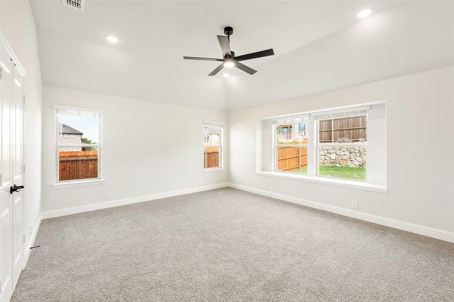 Spacious, unfurnished interior of a new home in Villages of Walnut Grove, Midlothian (Image 25). Spacious, unfurnished interior of a new home in Villages of Walnut Grove, Midlothian (Image 25).