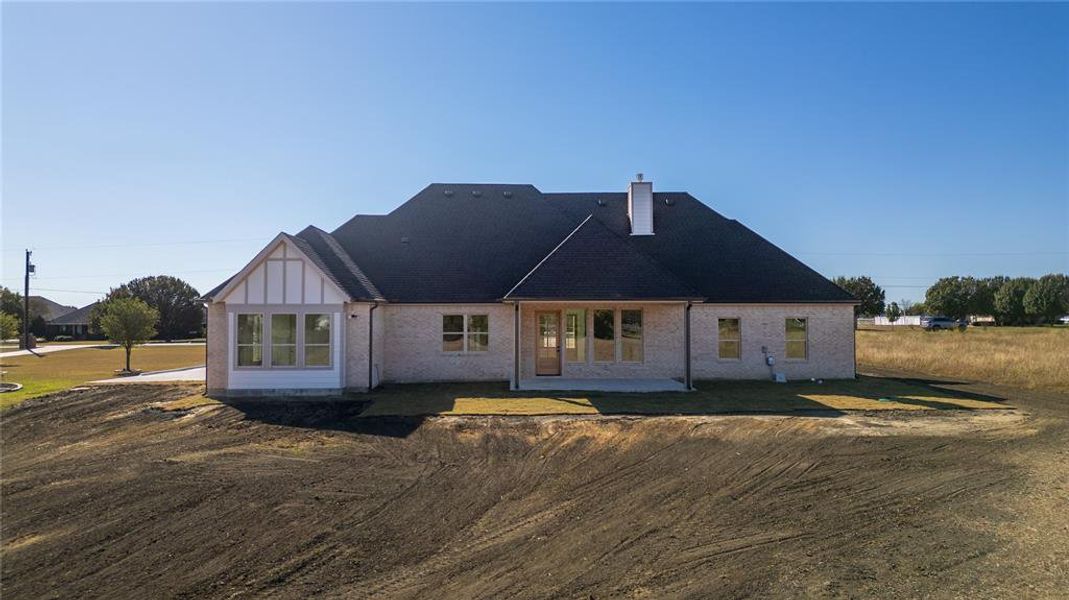 Exterior details and patio area of a home in , Red Oak (Image 3).