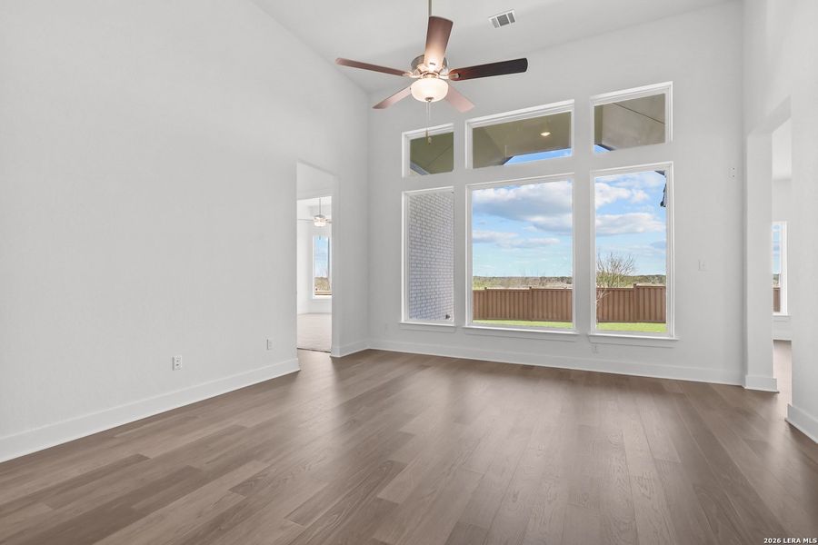 Spacious, unfurnished interior of a new home in Mayfair, New Braunfels (Image 33).