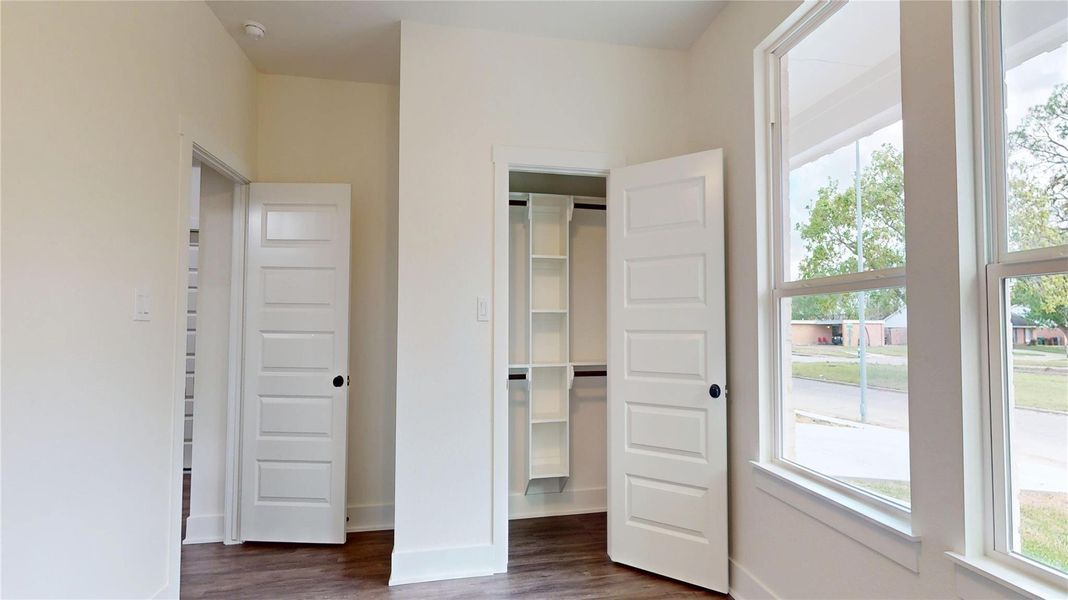 Spacious, unfurnished interior of a new home in , Houston (Image 25).