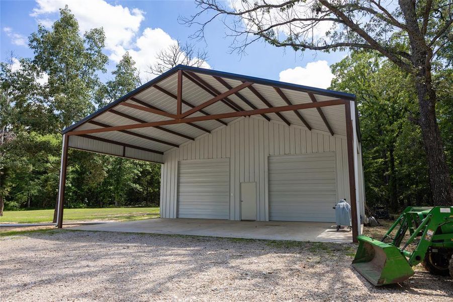 Exterior details and patio area of a home in , Powderly (Image 20).