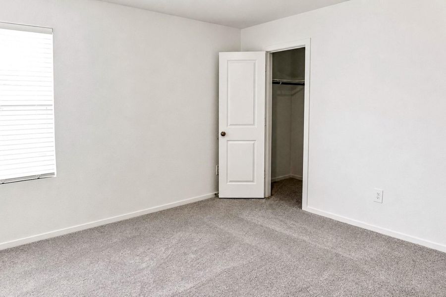 Spacious, unfurnished interior of a new home in Meadow Park, Conroe (Image 30). Spacious, unfurnished interior of a new home in Meadow Park, Conroe (Image 30).