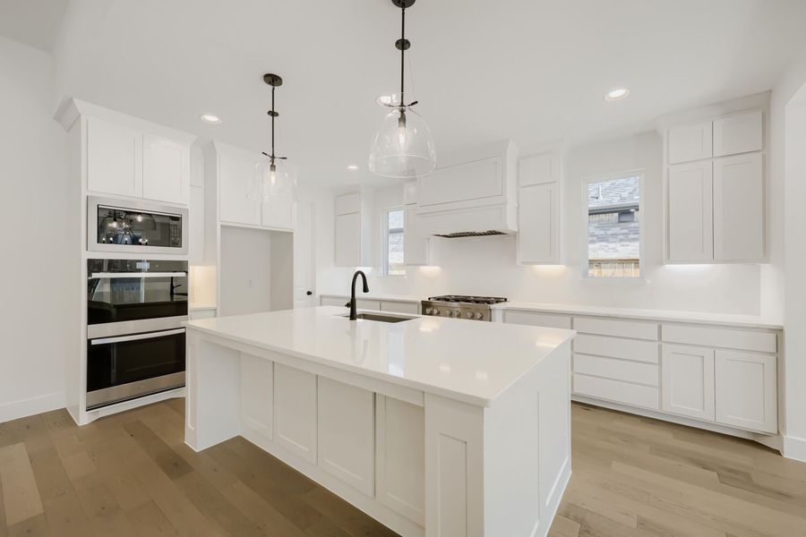 1813 Flowerfield - Kitchen