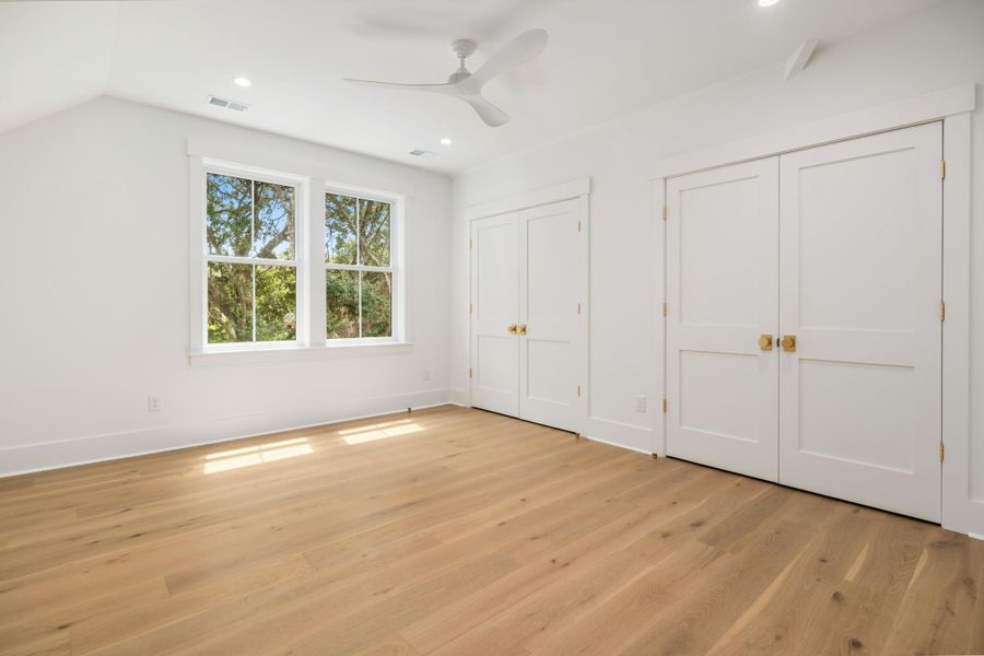 Spacious, unfurnished interior of a new home in , Mount Pleasant (Image 27).