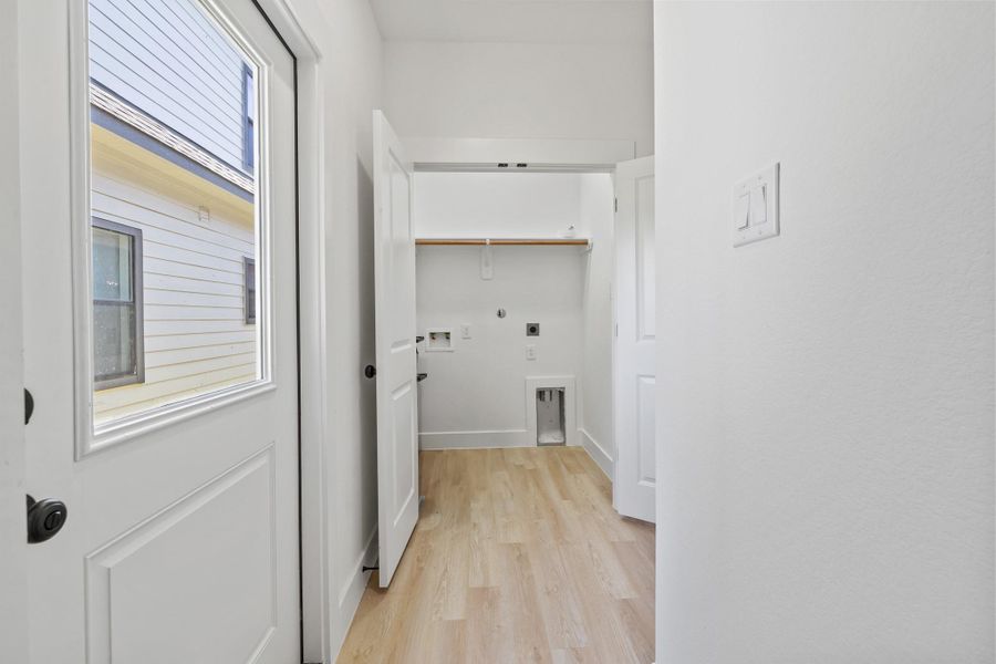 Spacious, unfurnished interior of a new home in , Beasley (Image 17).