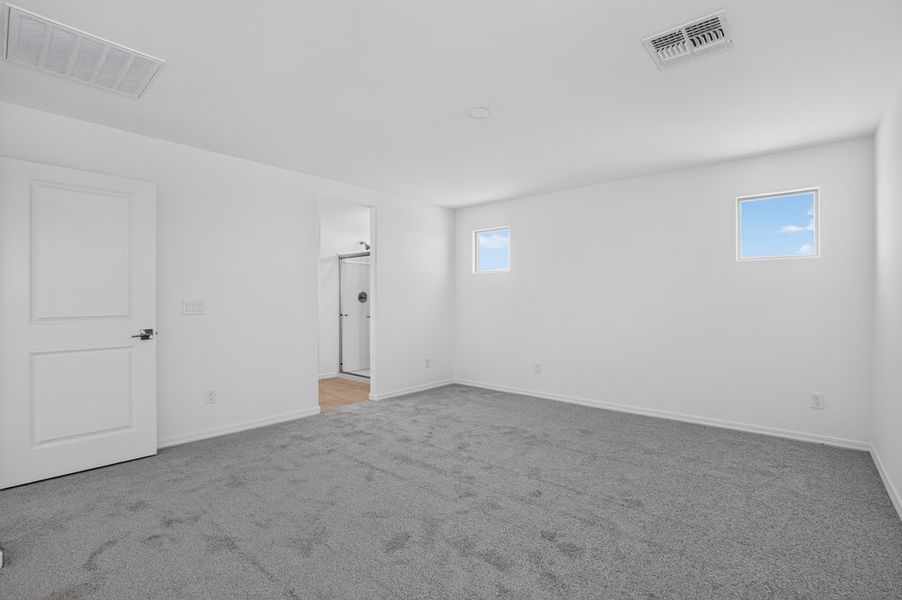 Spacious, unfurnished interior of a new home in Artisan at Asante, Surprise (Image 18).