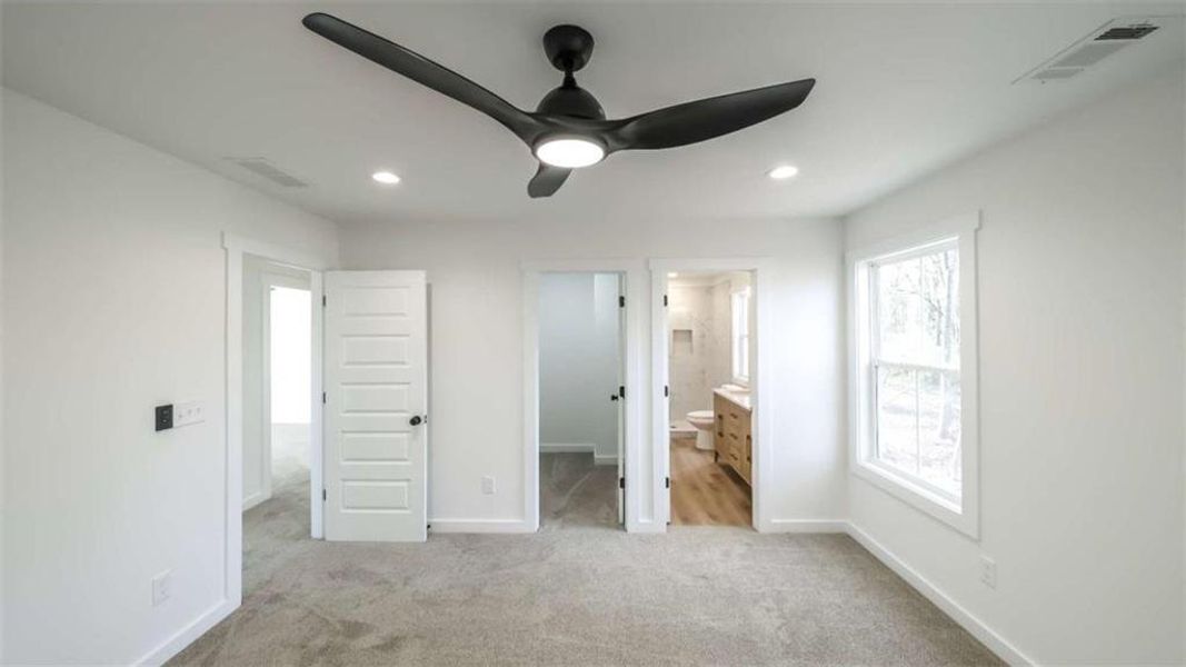 Spacious, unfurnished interior of a new home in , Rome (Image 24).