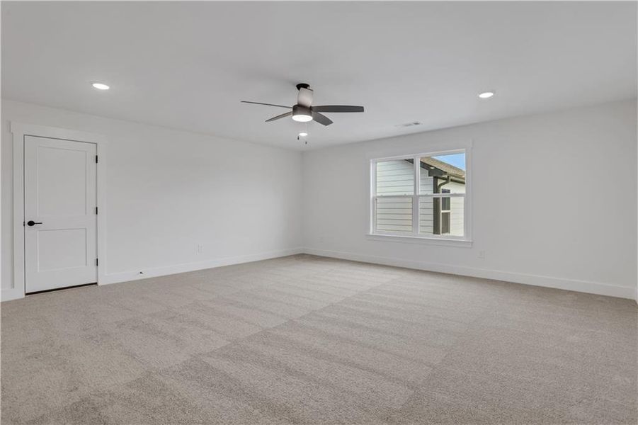 Spacious, unfurnished interior of a new home in Twin Lakes, Hoschton (Image 41).