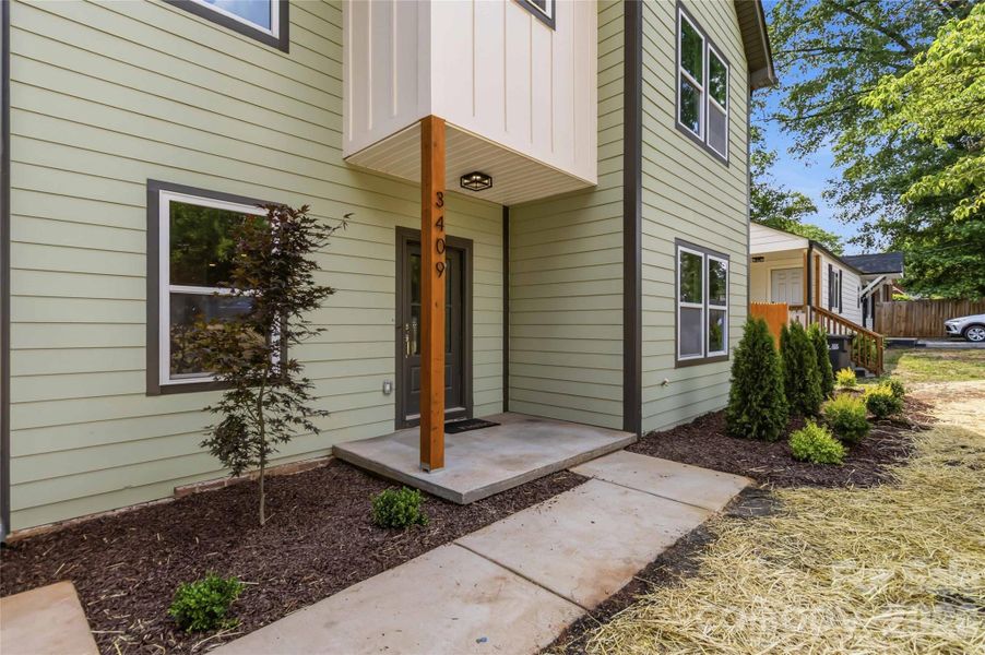 Exterior details and patio area of a home in , Charlotte (Image 3).