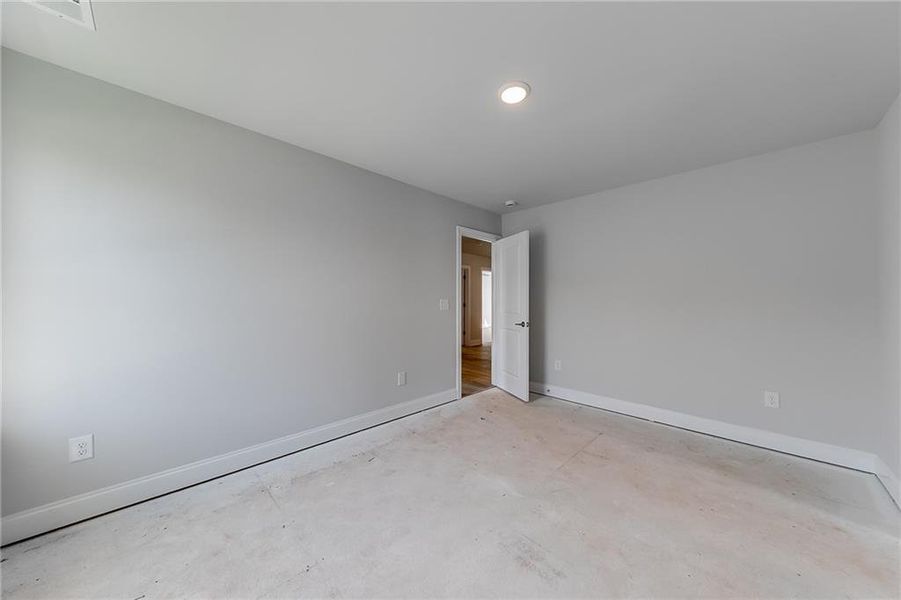 Image 33 of a home in .