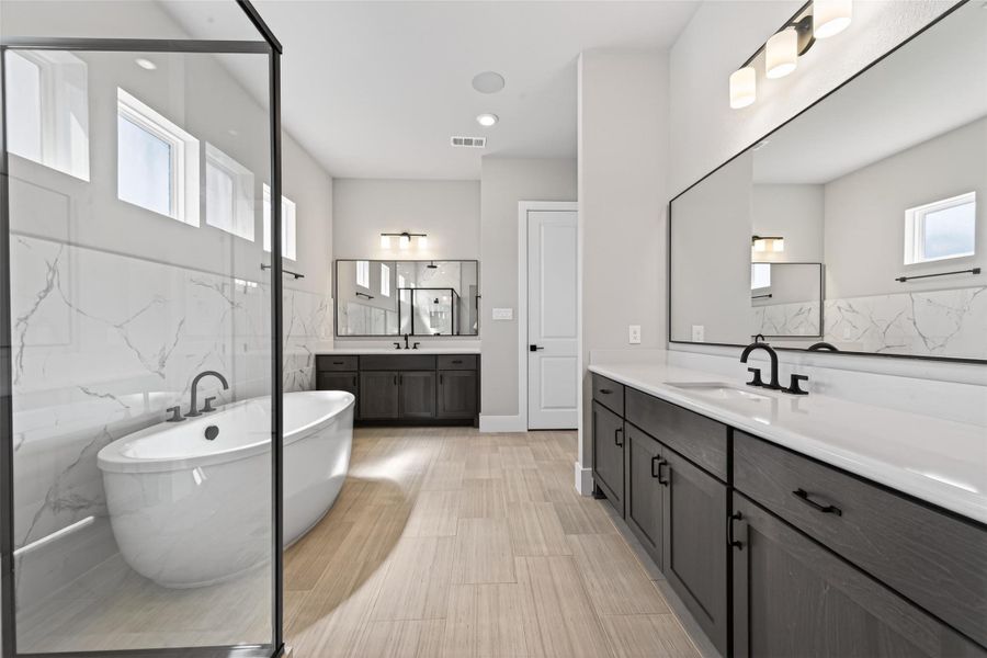 Furnished interior view inside a new home in , Missouri City (Image 11).