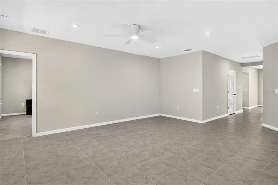 Spacious, unfurnished interior of a new home in , Daytona Beach (Image 55). Spacious, unfurnished interior of a new home in , Daytona Beach (Image 55).