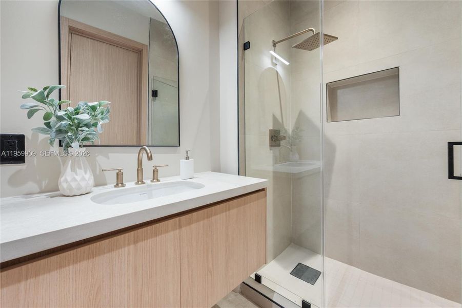 Image 17 of a home in .