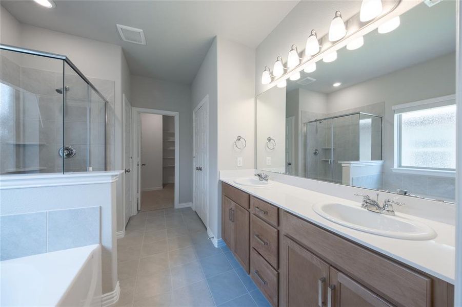 Furnished interior view inside a new home in Lake Pointe: Lake Pointe at Paloma Creek, Little Elm (Image 5).