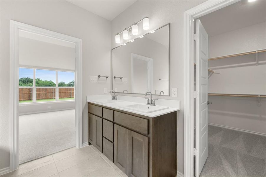 DFW-Meadow Park-Concept 1790-7417 Lavender Lane- Primary Suite -Risewell Homes-5