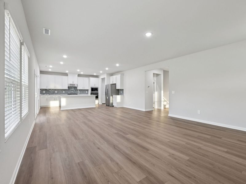 Spacious, unfurnished interior of a new home in Avalon Place - Signature Series, Durham (Image 10).