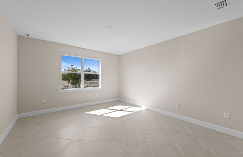 Spacious, unfurnished interior of a new home in Del Webb Oak Creek, North Fort Myers (Image 17). Spacious, unfurnished interior of a new home in Del Webb Oak Creek, North Fort Myers (Image 17).