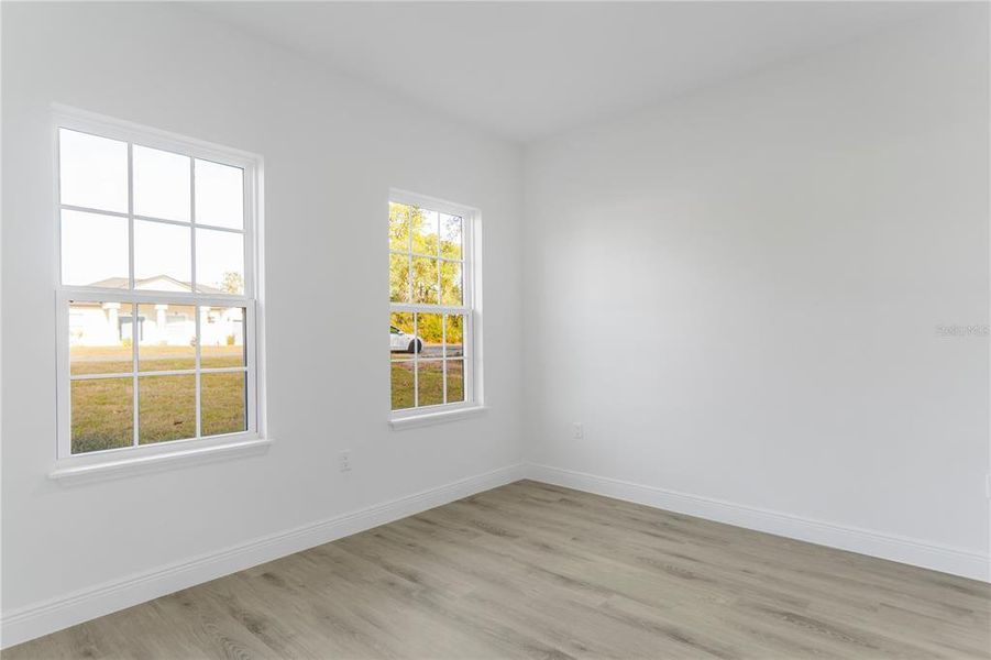 Spacious, unfurnished interior of a new home in , Ocala (Image 14).