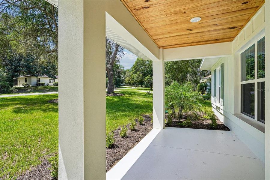 Exterior details and patio area of a home in , Citrus Springs (Image 27).