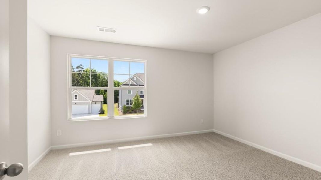 Spacious, unfurnished interior of a new home in Falcon Landing, Gainesville (Image 27).