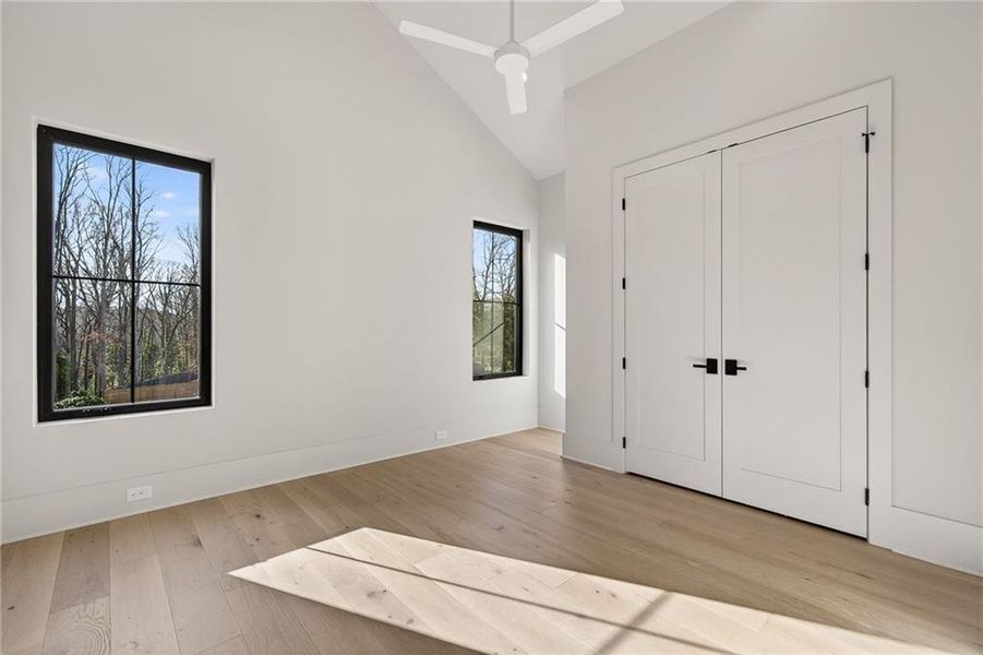 Spacious, unfurnished interior of a new home in , Atlanta (Image 25).